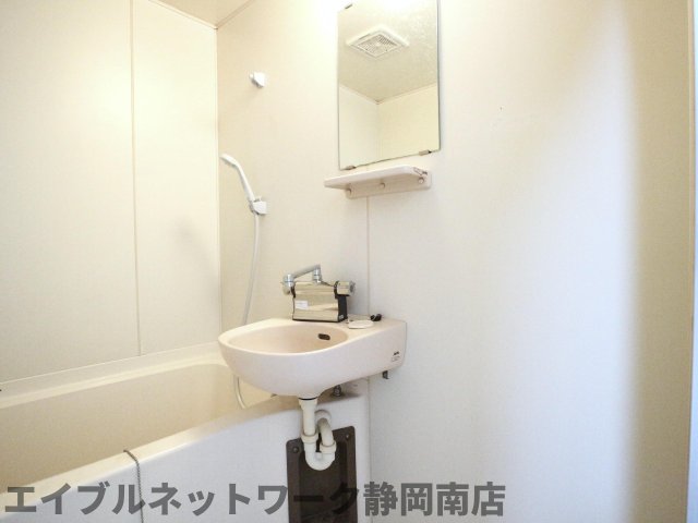 東西屋コーポの内装写真