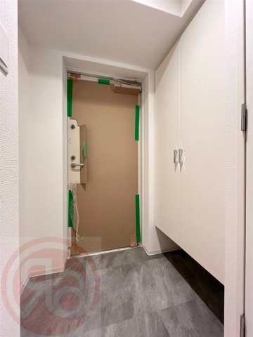 セレニテ難波グランデシュッドの玄関写真