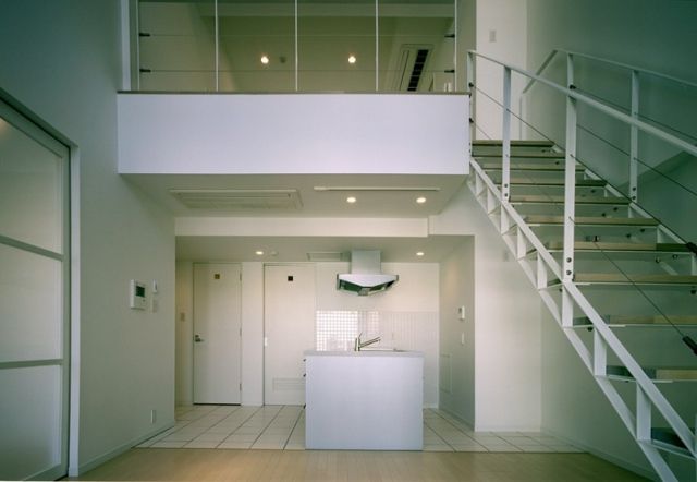 ＪＲ山手線 田町駅 徒歩7分 10階建 築21年の居間写真