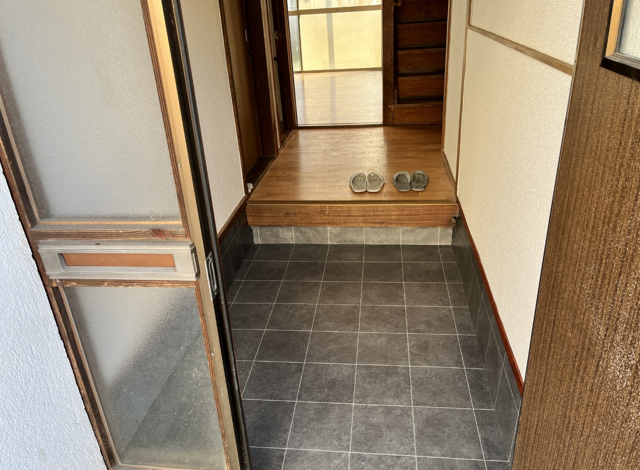 南区豊成1 桑原借家3号棟の玄関写真