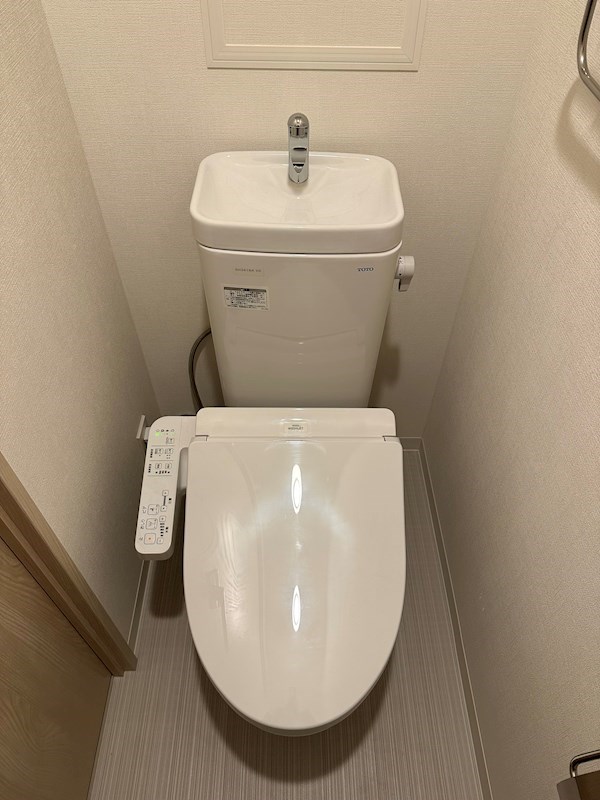 トイレ　同仕様参考写真