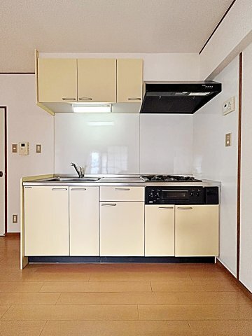 地下鉄東山線 一社駅 徒歩2分 7階建 築44年のキッチン写真
