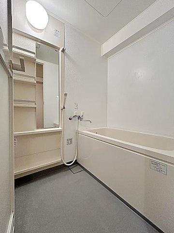 地下鉄東山線 一社駅 徒歩2分 7階建 築44年の風呂写真