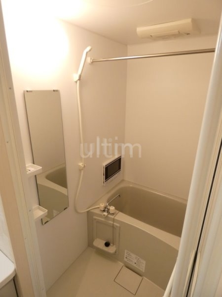 バス・シャワールーム　※同タイプの他のお部屋です