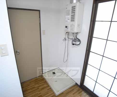 洗面設備　洗濯機置けます。