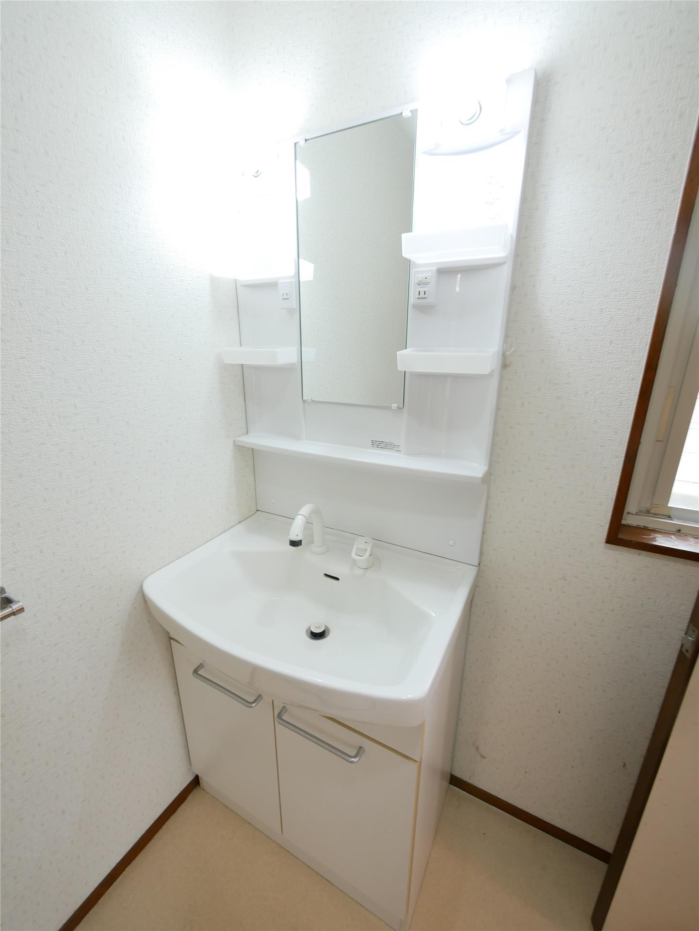 ＪＲ鹿児島本線 折尾駅 バス乗車時間：20分 最寄りバス停で下車 徒歩9分 1階建 築37年の内装写真