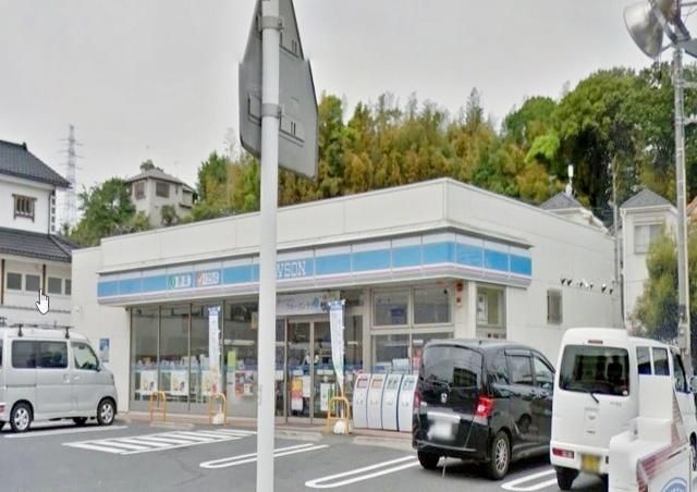 コンビニ　ローソン南戸塚店（コンビニ）まで806m