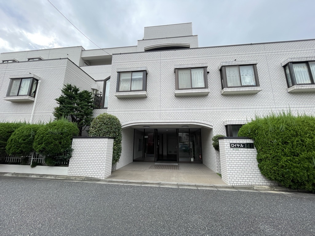 ロイヤル141