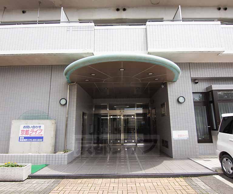 エントランス　豪華なエントランスです。
