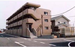 建物外観　3階建ての落ち着いた雰囲気のマンションです