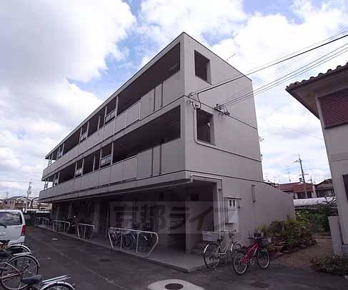 京都市伏見区羽束師古川町のマンションの建物外観