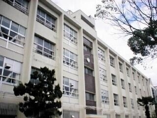 【エルミタージュ神戸塩屋の小学校】