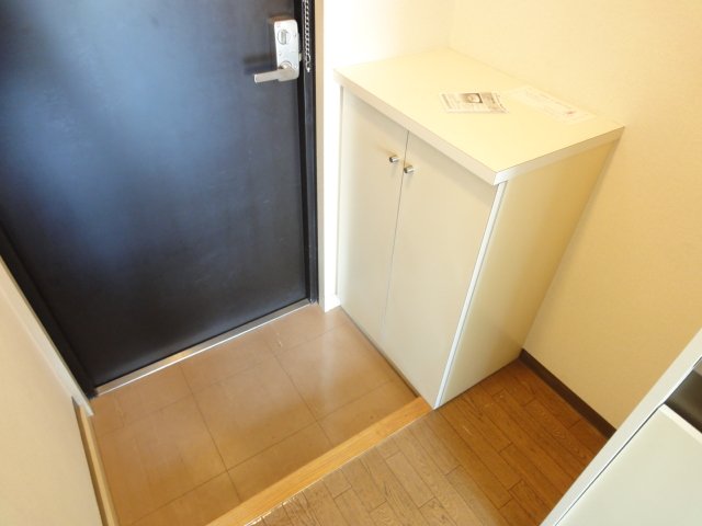 玄関　同物件別号室