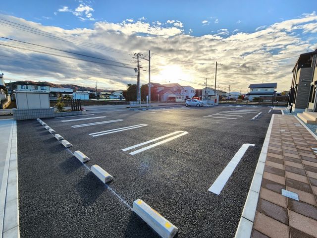 【柴田郡大河原町字南原町のアパートの駐車場】