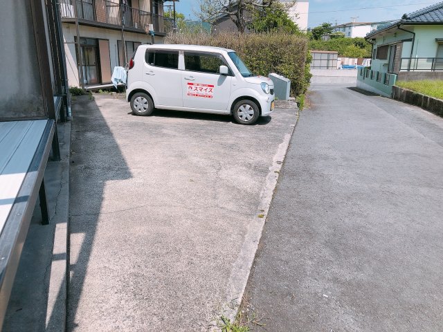 【薩摩川内市勝目町のアパートの駐車場】