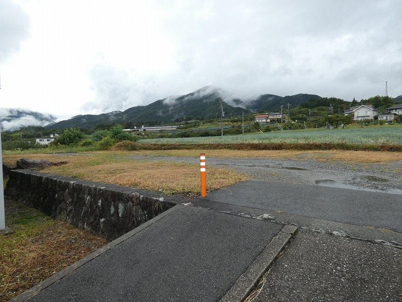 【メゾン柏原Bの駐車場】