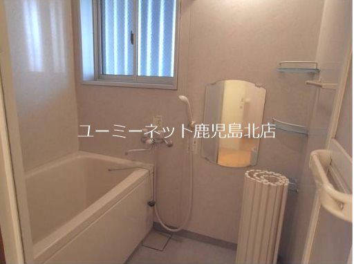 【第２鶴栄ビルのバス・シャワールーム】