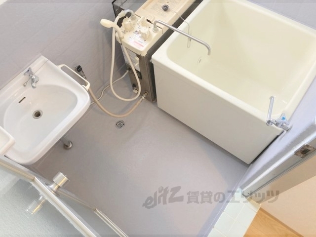 バス・シャワールーム　バス