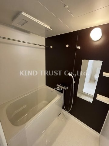 バス・シャワールーム　落ち着いた空間のお風呂です