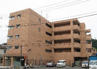 横浜市磯子区磯子のマンションの建物外観