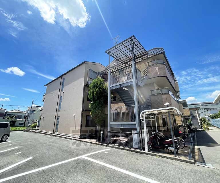 乙訓郡大山崎町字下植野のマンションの建物外観