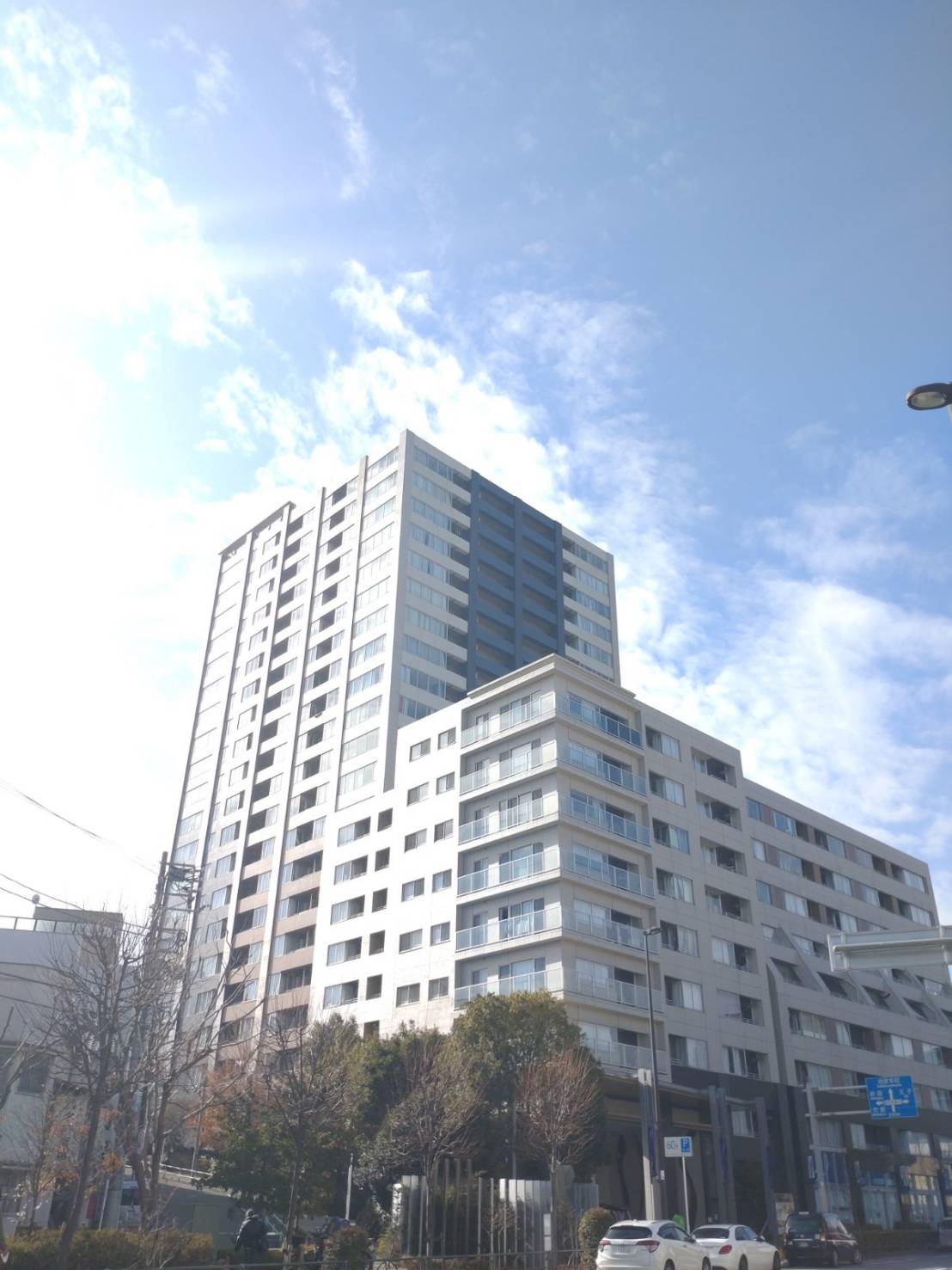 【レジディアタワー上池袋の建物外観】