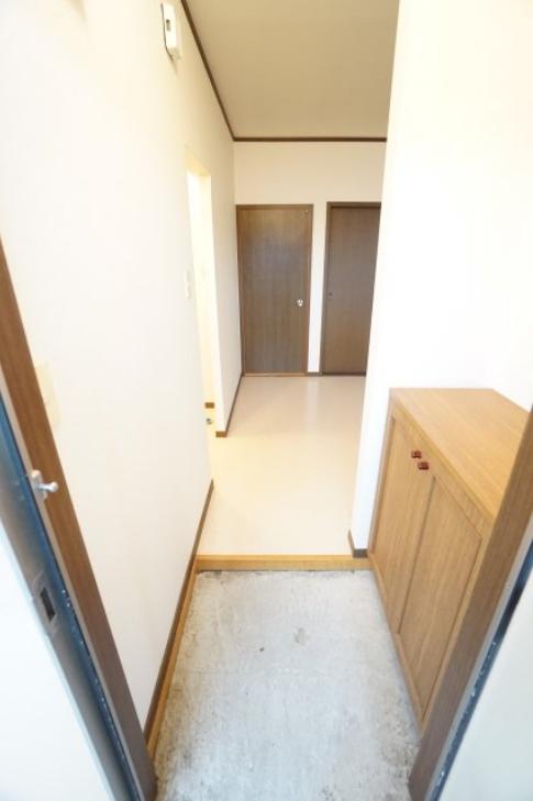 玄関　※同物件・同タイプの写真です