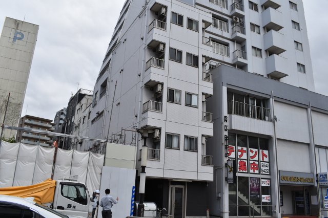 【千葉市中央区栄町のマンションの建物外観】