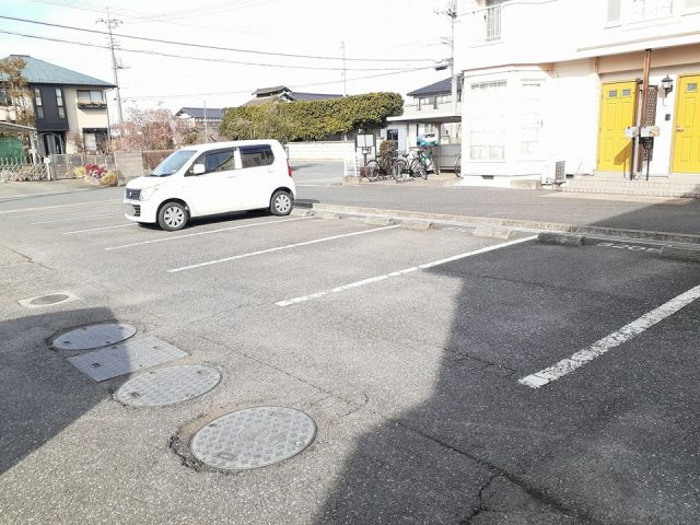 【ロードサイドＢの駐車場】