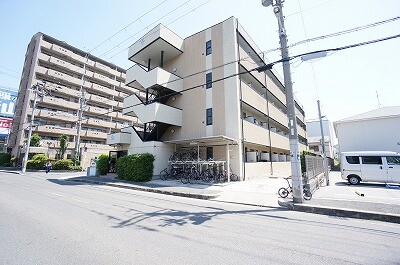 【ルミエール巽の建物外観】