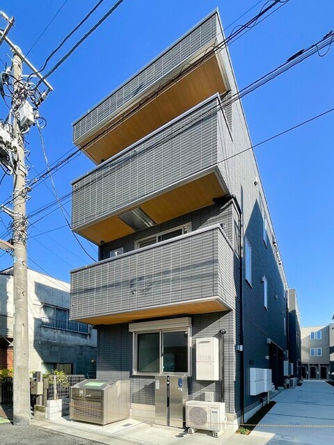 【グラナーデ荒川の建物外観】