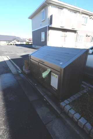 その他設備　ゴミ捨ても目の前で楽々♪