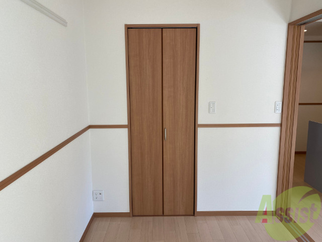 収納　収納はこちらです。高さも十分ございますね。