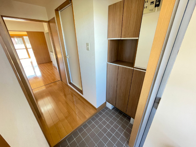 玄関　シューズボックス付