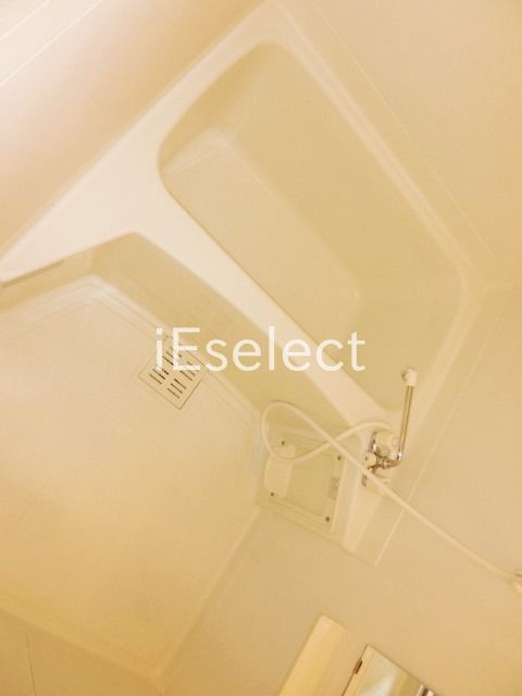 バス・シャワールーム　きれいなバスルーム。