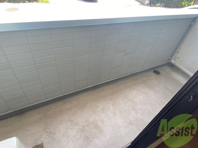 バルコニー　バルコニーは幅もあるので使いやすそうです。