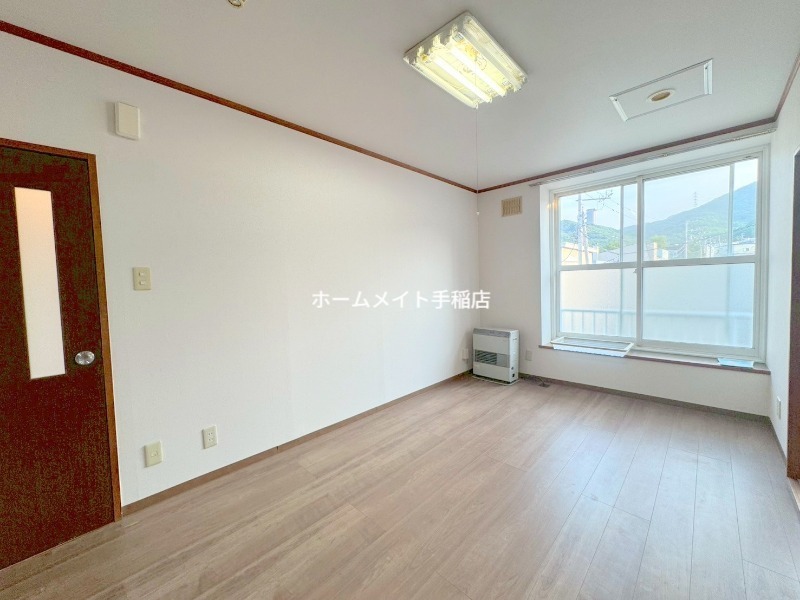 居室・リビング　広々リビングスペースございます！