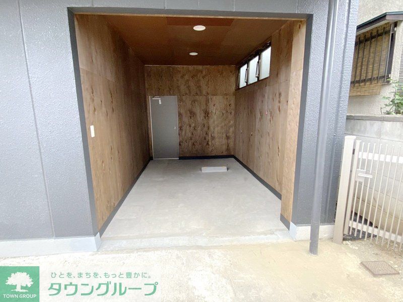 駐車場　エントランス