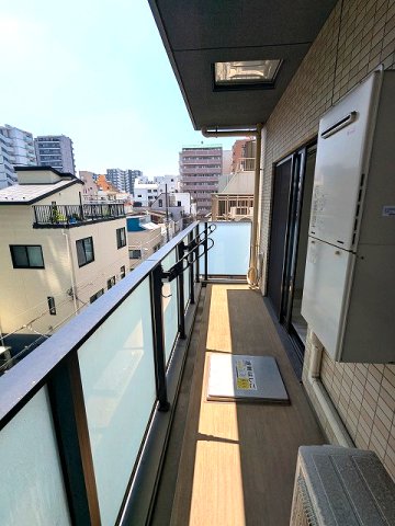 バルコニー　4F