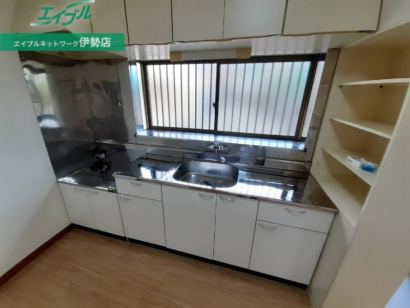 キッチン　別部屋参考写真です