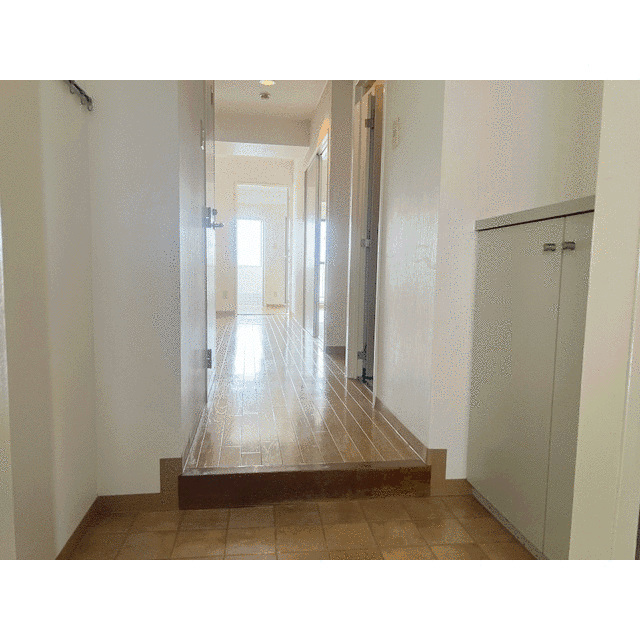 エントランス　毎日通るエントランスはこのようになっています