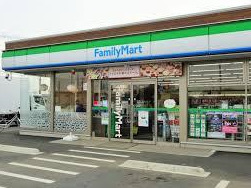 コンビニ　ファミリーマート 東大阪長田中店（コンビニ）まで141m
