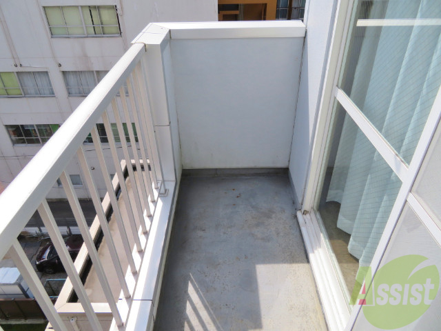 バルコニー　晴れた日にはお布団も干せる広さのバルコニーです。