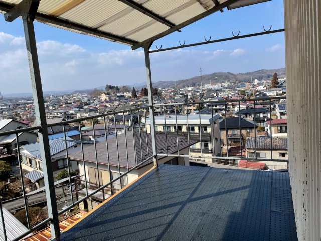 バルコニー　白河駅、城山公園をはじめ、白河市の中心が一望できる眺望です。