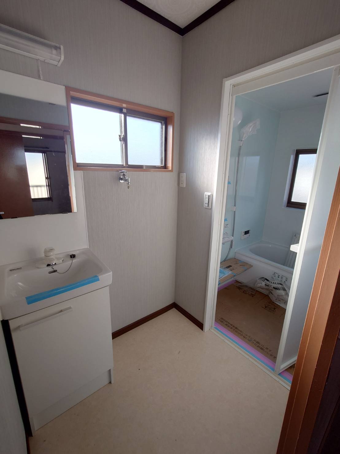 洗面設備　新設洗面化粧台