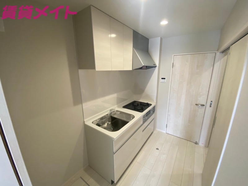 キッチン　同物件の別部屋写真です。