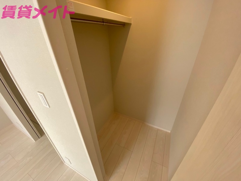 収納　同物件の別部屋写真です。