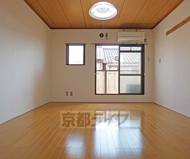 居室・リビング　室内です