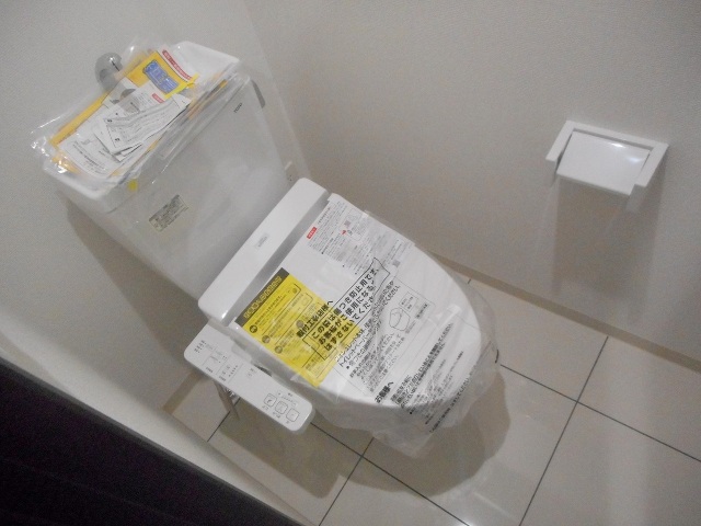 トイレ　同物件別号室の写真です。