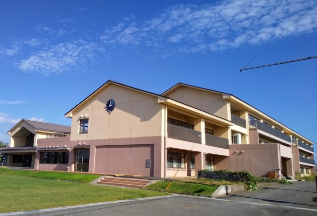 小学校　東近江市立八日市南小学校（小学校）まで1400m